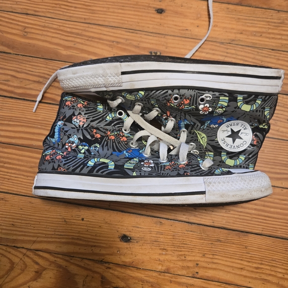 Converse All Stars With Insect Designs - Picture 2 of 6